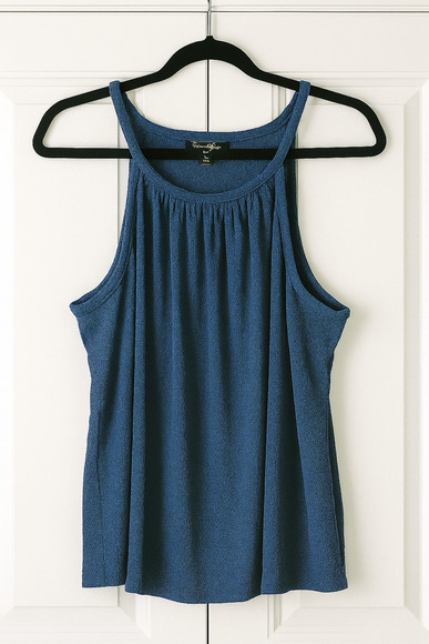 💙✨ Jessica Simpson Pleated Halter Top – Breezy, Bold & Beautiful ✨ - Picture 1 of 6